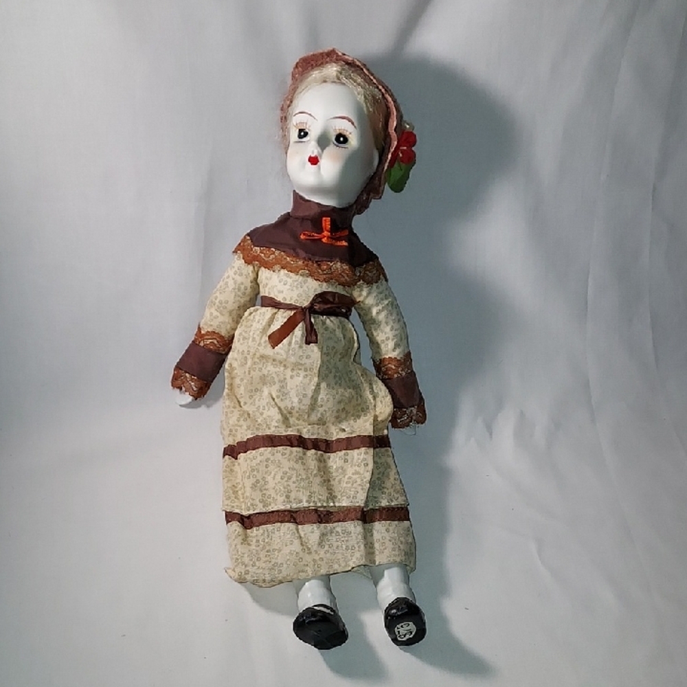 Vintage 1970s Porcelain Walda Doll  Brown Print Dress Lacy Straw Hat 18" Doll